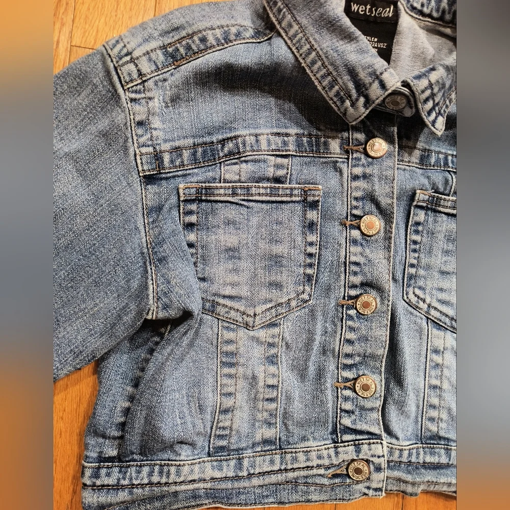 Wet Seal Cropped Denim Blue Jean Jacket, Women's Size Medium - Picture 8 of 16